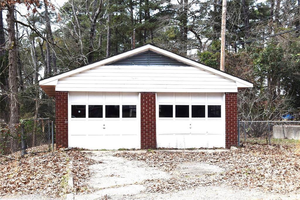 145 Loop Road Property Photo 4