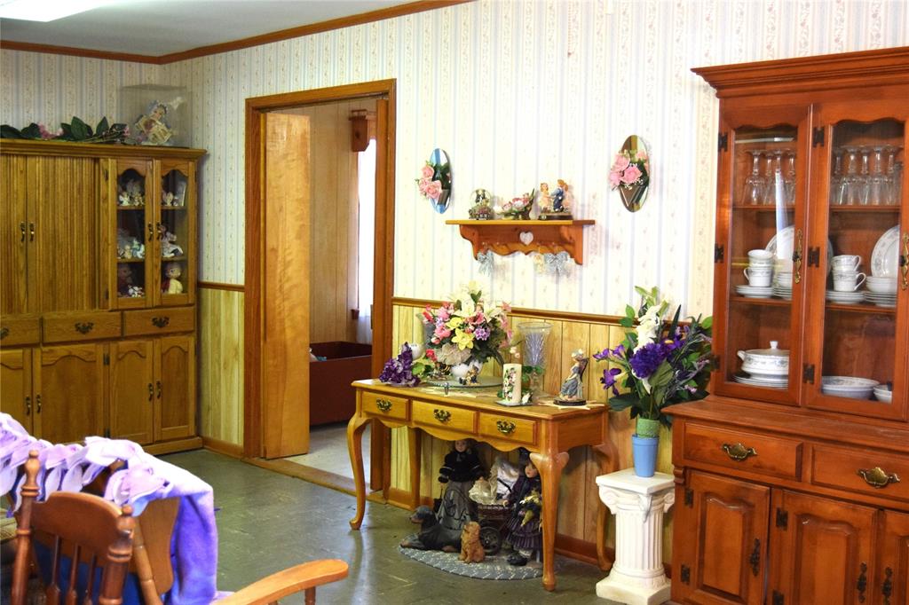 145 Loop Road Property Photo 9
