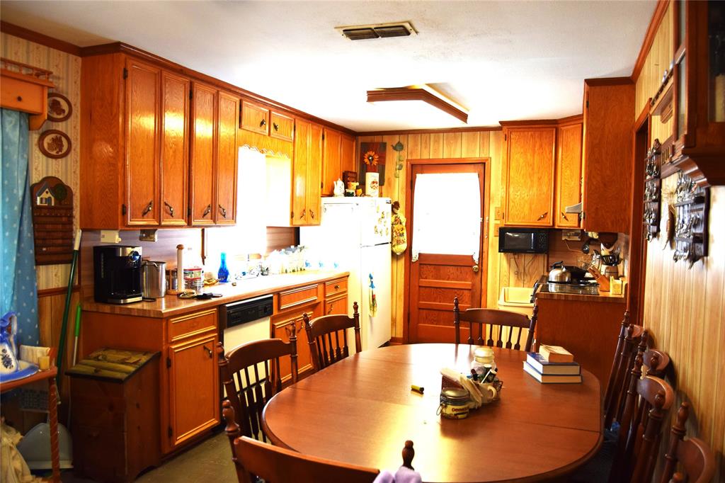 145 Loop Road Property Photo 10