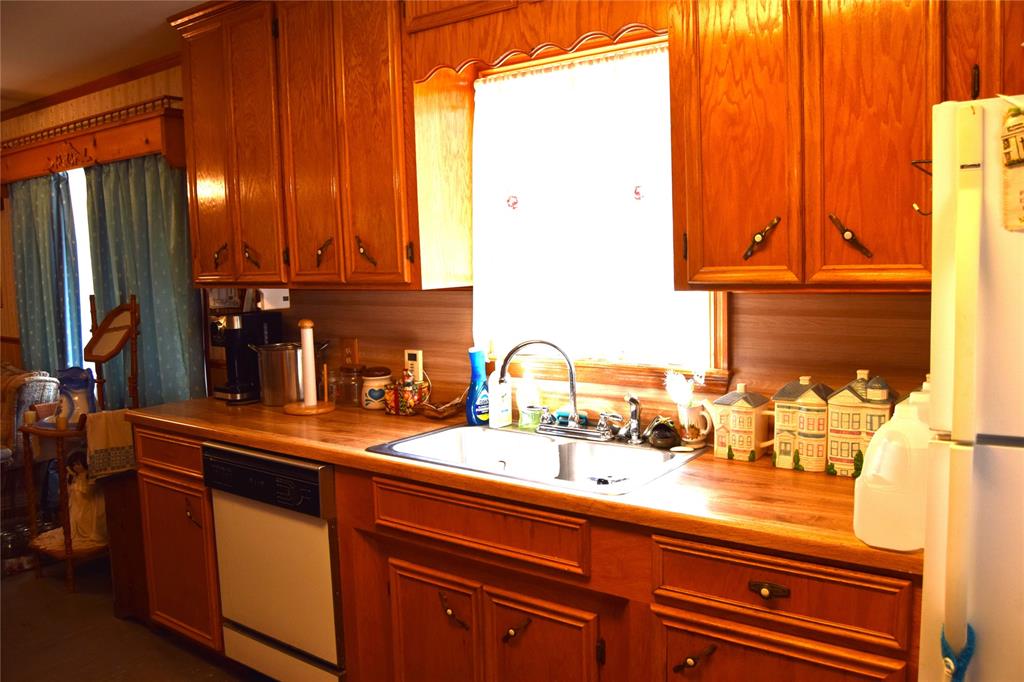 145 Loop Road Property Photo 12