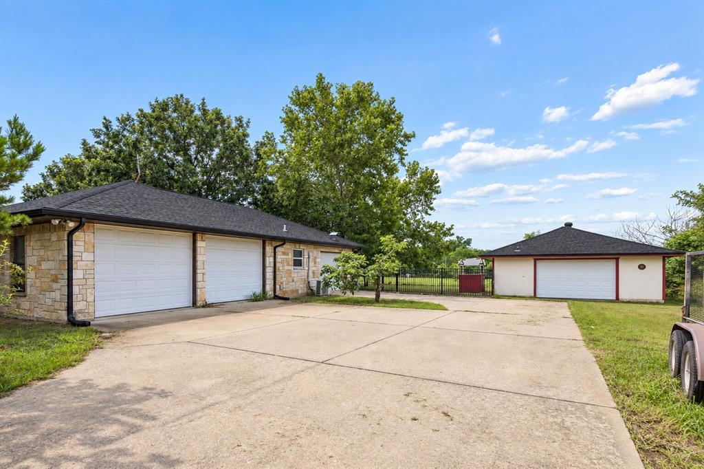 5291 Pecan Place Drive Property Photo 4
