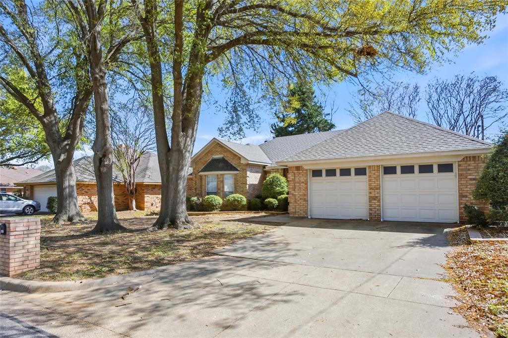 6009 Kenilworth Drive Property Photo 2
