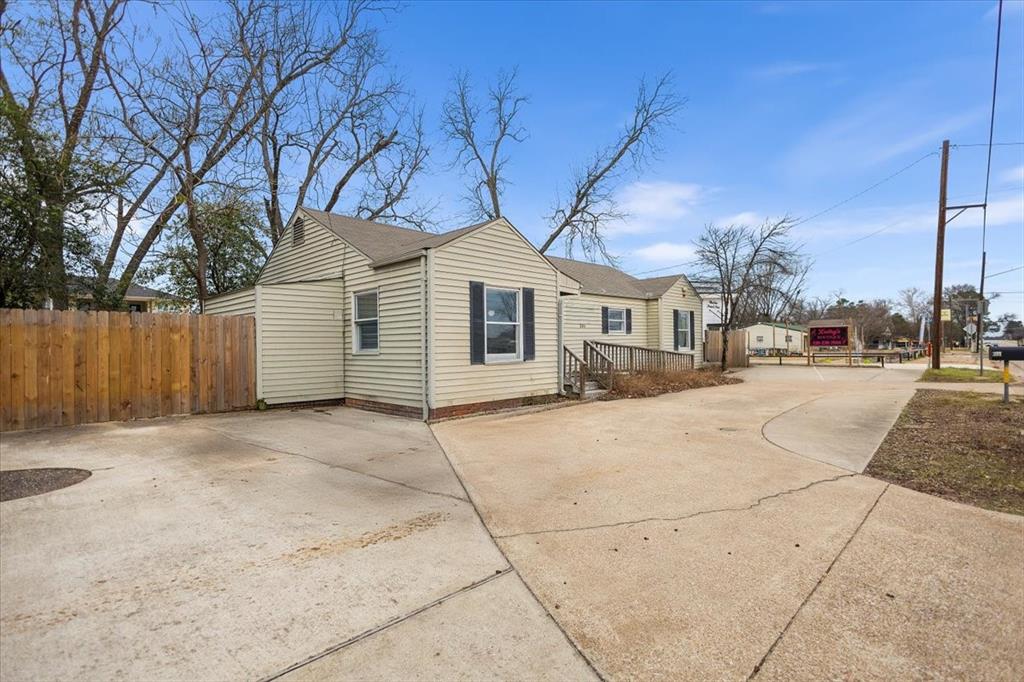 304 N Main Highway Property Photo 3