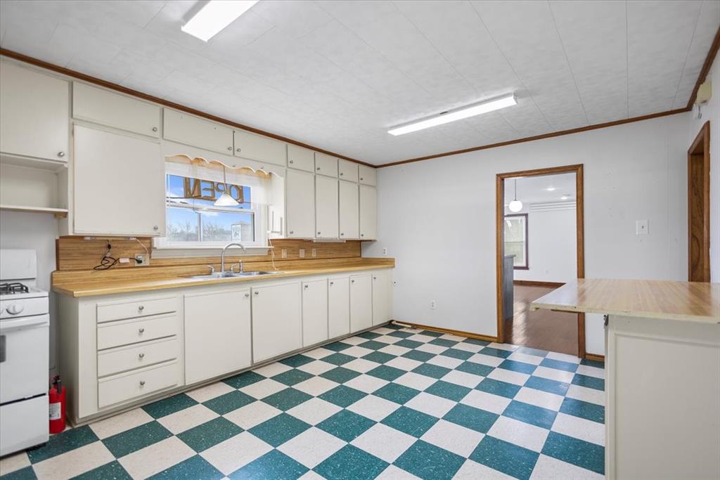 304 N Main Highway Property Photo 12
