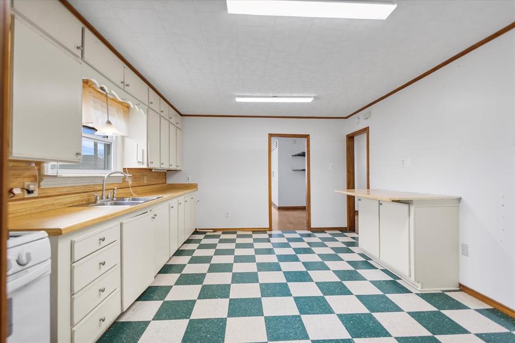 304 N Main Highway Property Photo 13