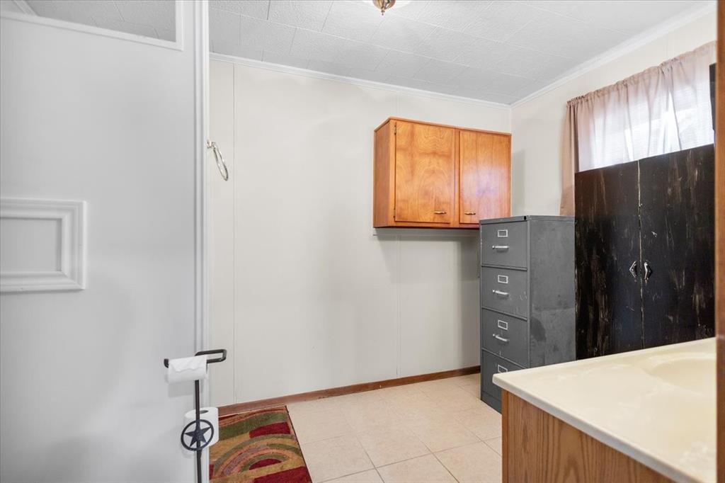 304 N Main Highway Property Photo 16