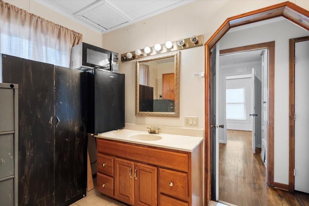 304 N Main Highway Property Photo 18