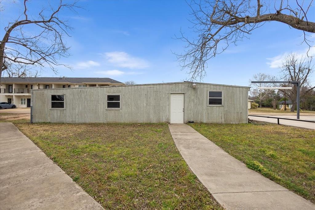 304 N Main Highway Property Photo 25