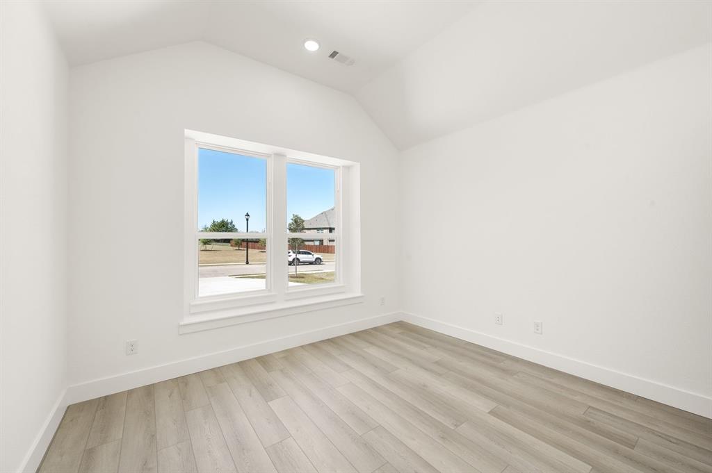 1842 Briarwood Way Property Photo 4
