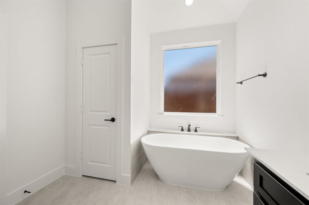 1842 Briarwood Way Property Photo 20