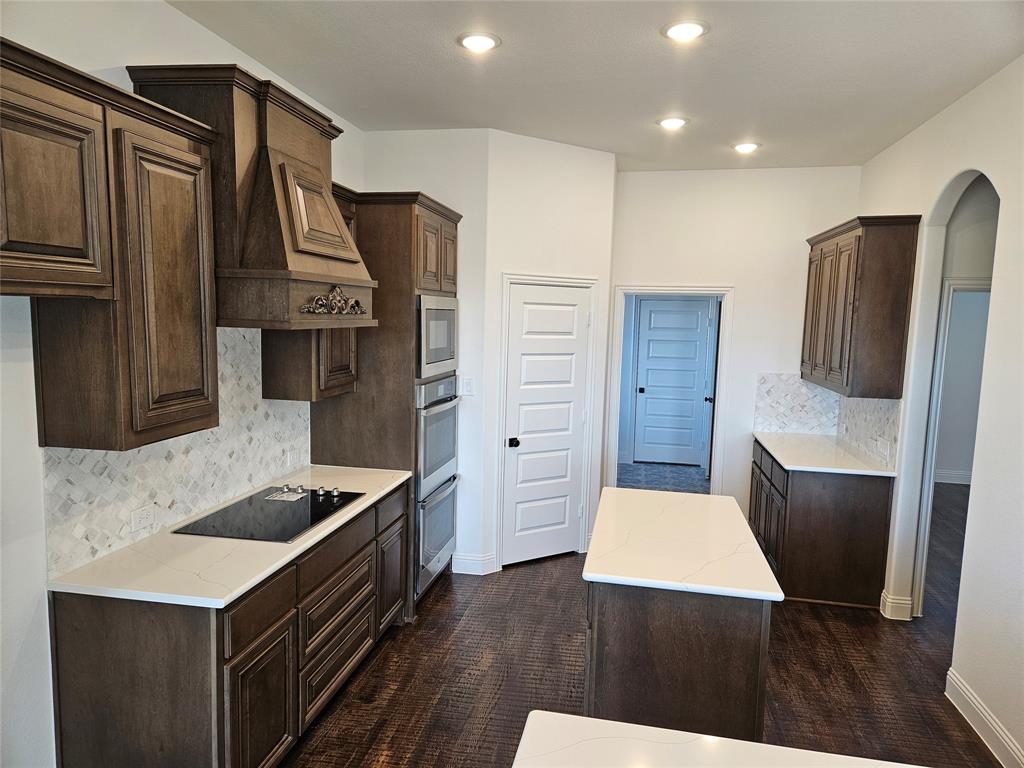 385 Willie's Court Property Photo 4