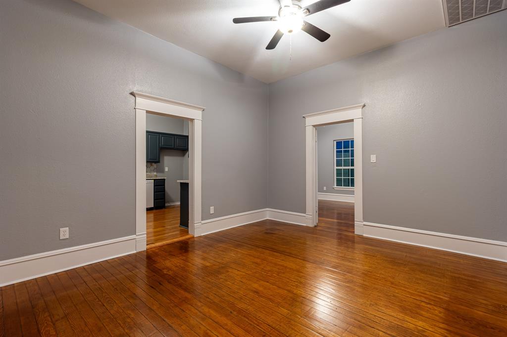 324 E Pace Street Property Photo 8