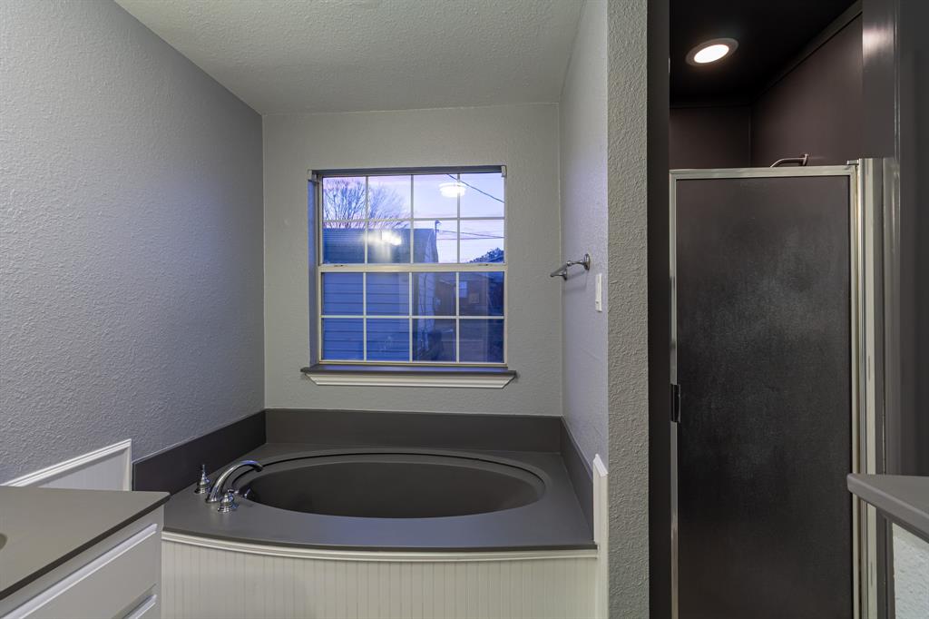 324 E Pace Street Property Photo 21
