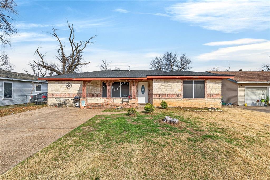 1115 Fisher Street Property Photo 1