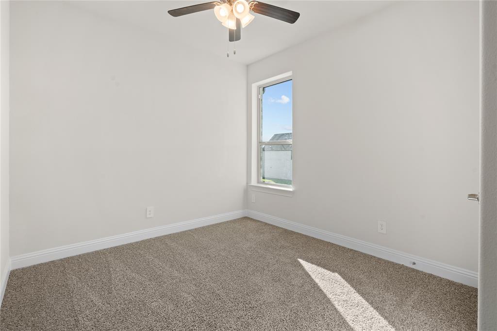 725 Oakridge Trail Property Photo 13