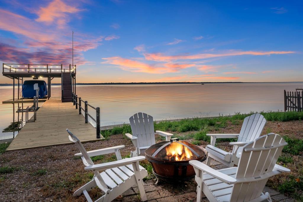 114 Harbor Drive Property Photo 1