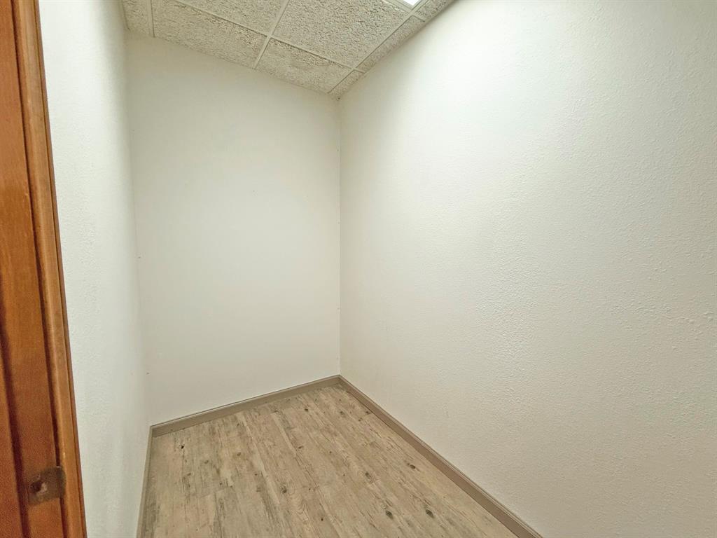 103 E Henderson. Street Property Photo 19