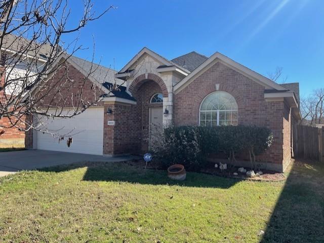 4905 Summer Oaks Lane Property Photo 2