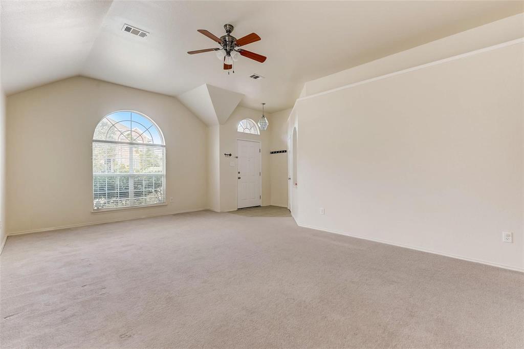 4905 Summer Oaks Lane Property Photo 5