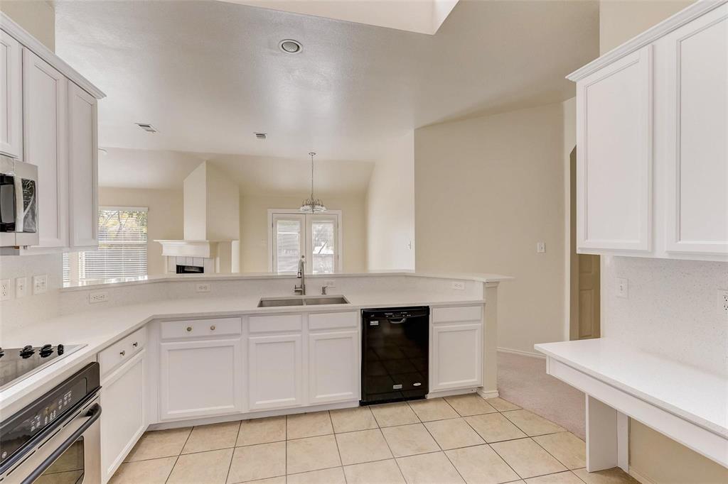 4905 Summer Oaks Lane Property Photo 10