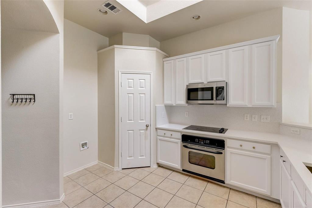 4905 Summer Oaks Lane Property Photo 11