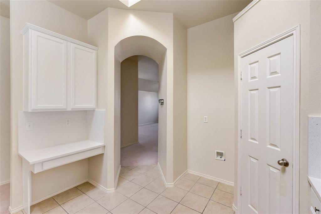 4905 Summer Oaks Lane Property Photo 12