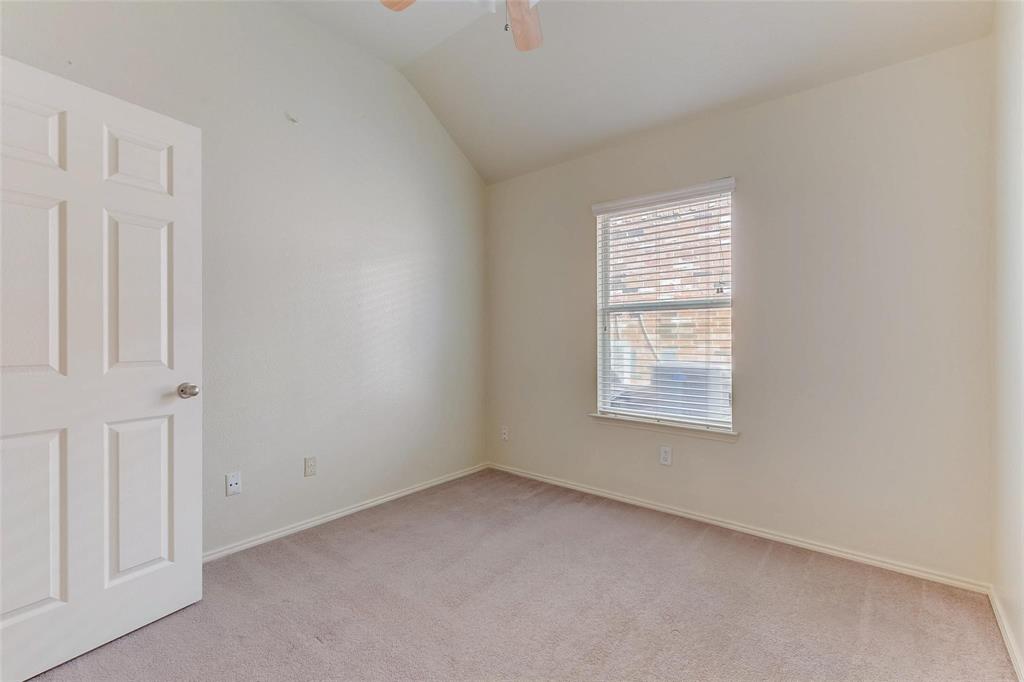 4905 Summer Oaks Lane Property Photo 24