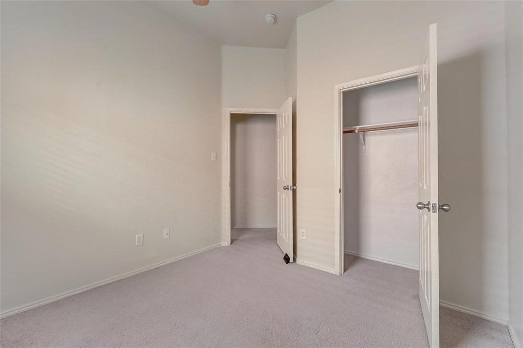 4905 Summer Oaks Lane Property Photo 25