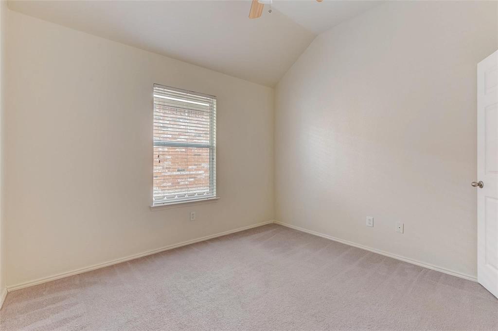 4905 Summer Oaks Lane Property Photo 27