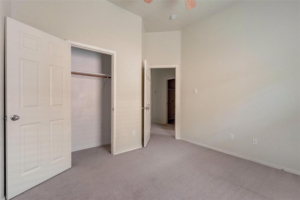 4905 Summer Oaks Lane Property Photo 28