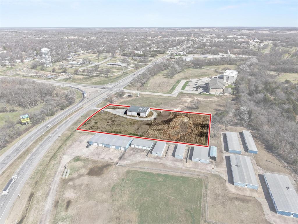 1301 W Sam Rayburn Drive Property Photo 4