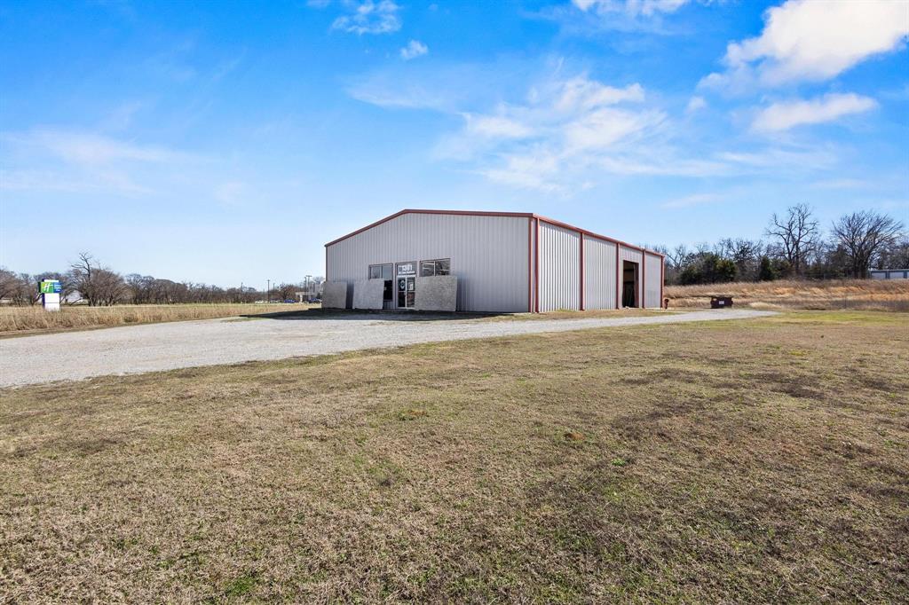 1301 W Sam Rayburn Drive Property Photo 10