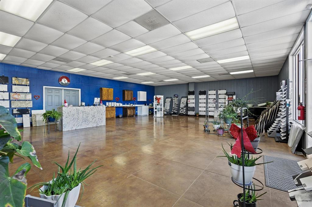 1301 W Sam Rayburn Drive Property Photo 12
