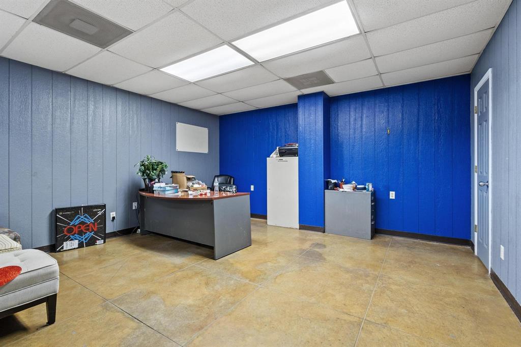 1301 W Sam Rayburn Drive Property Photo 18