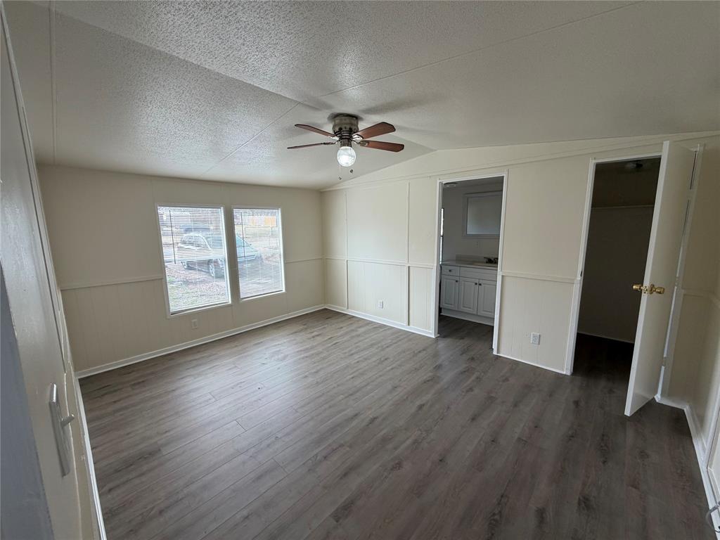 3601 Hedge Row Street Property Photo 6