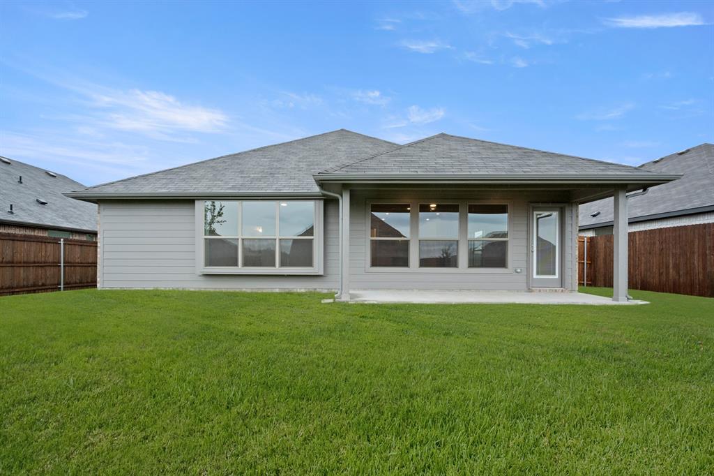 927 Madeline Lane Property Photo 3