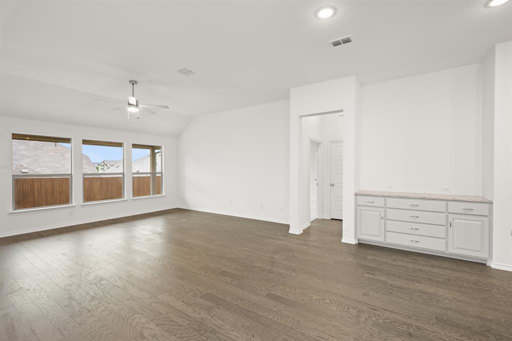 927 Madeline Lane Property Photo 15