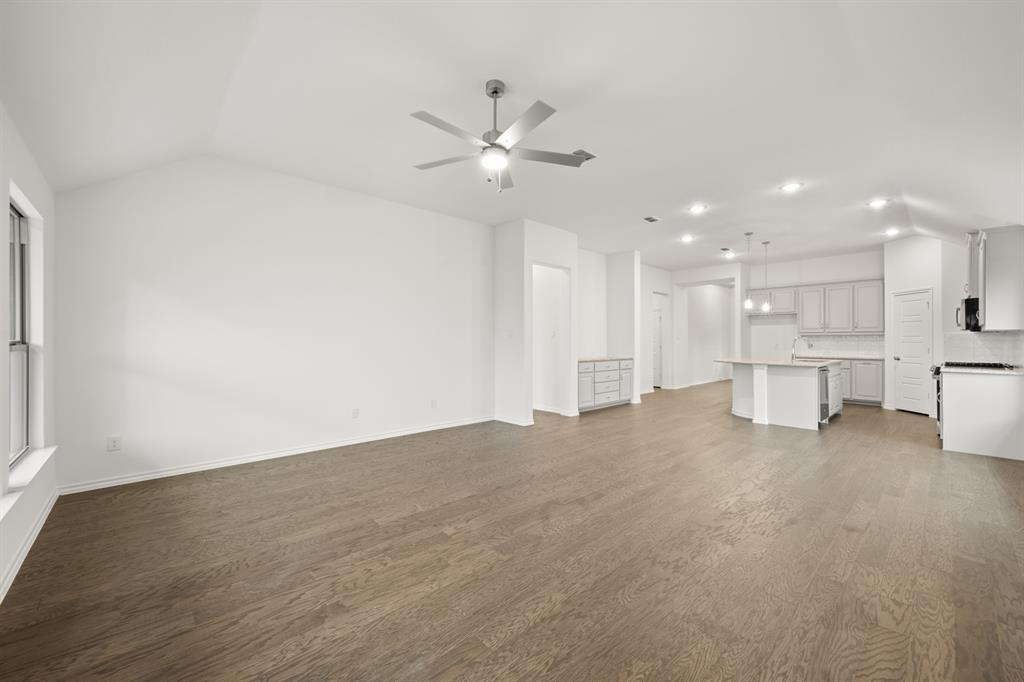 927 Madeline Lane Property Photo 17