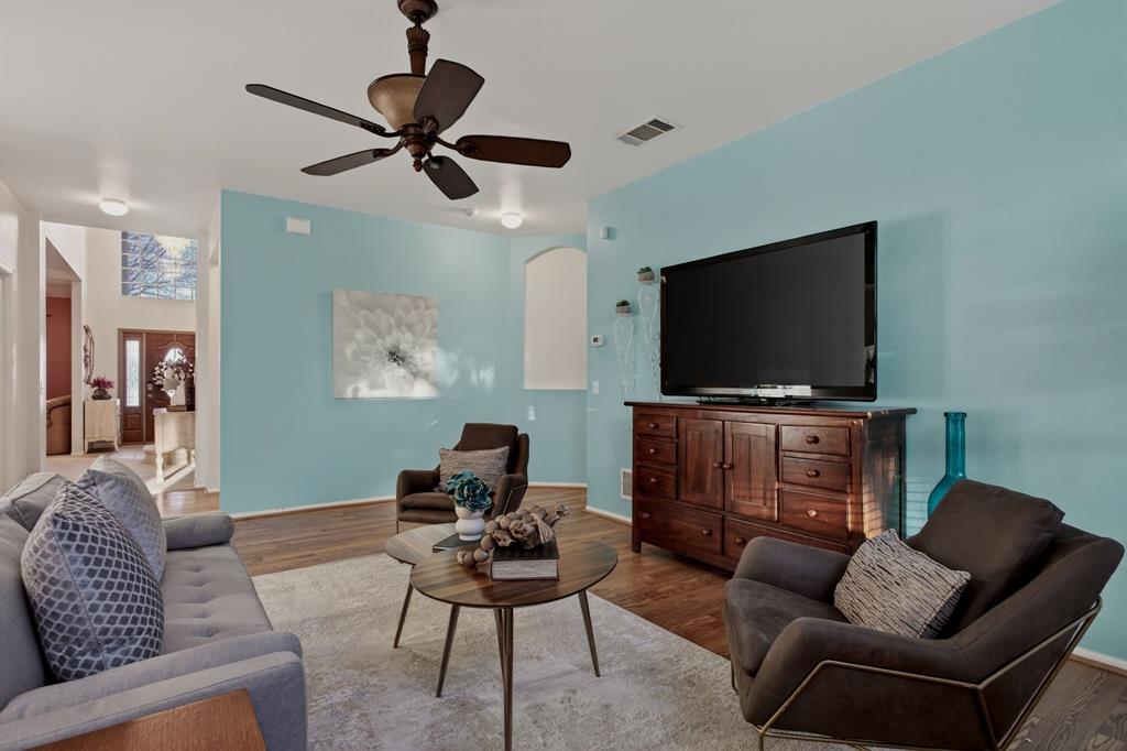 2724 Maple Creek Drive Property Photo 6