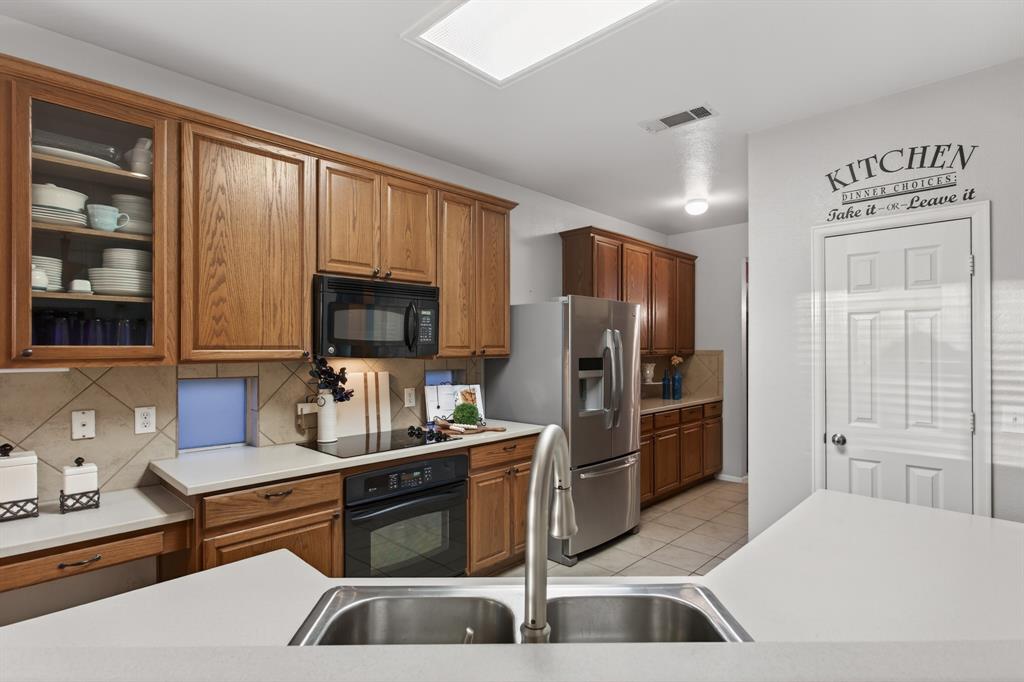 2724 Maple Creek Drive Property Photo 13