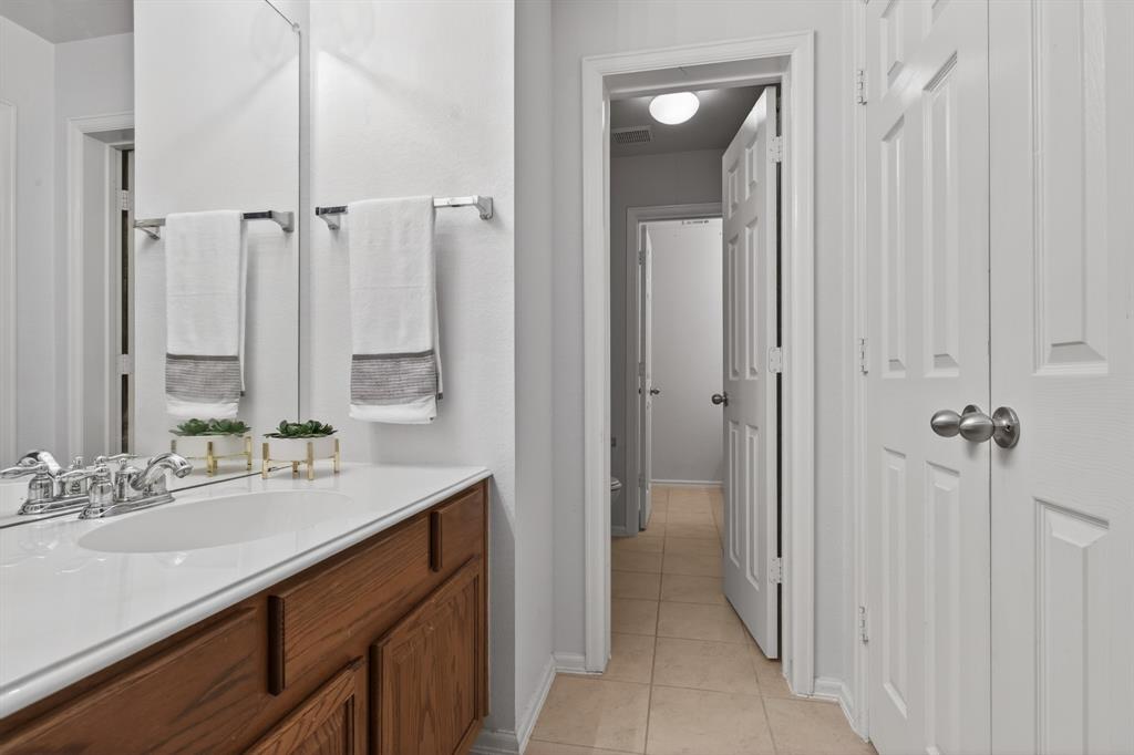 2724 Maple Creek Drive Property Photo 31