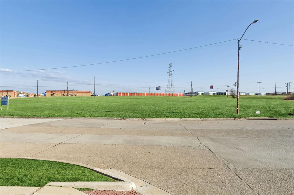8800 Calmont Avenue Property Photo 8