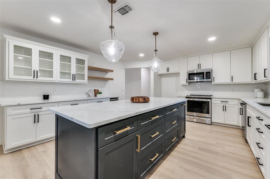 2601 Red Oak Lane
