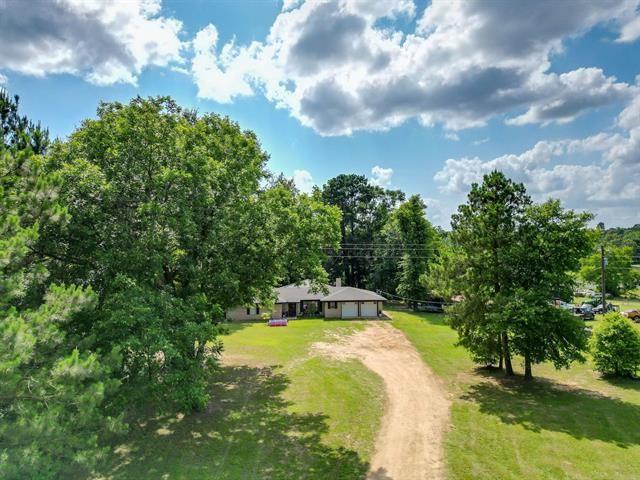 2585 Fm 250 Property Photo 1