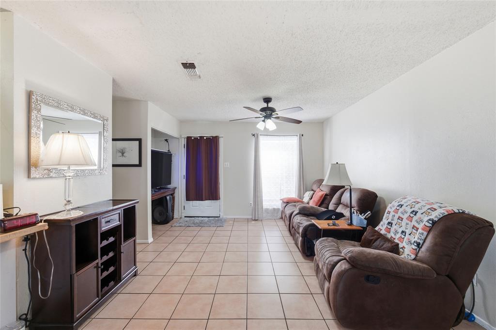 715 Sun Valley Drive Property Photo 5