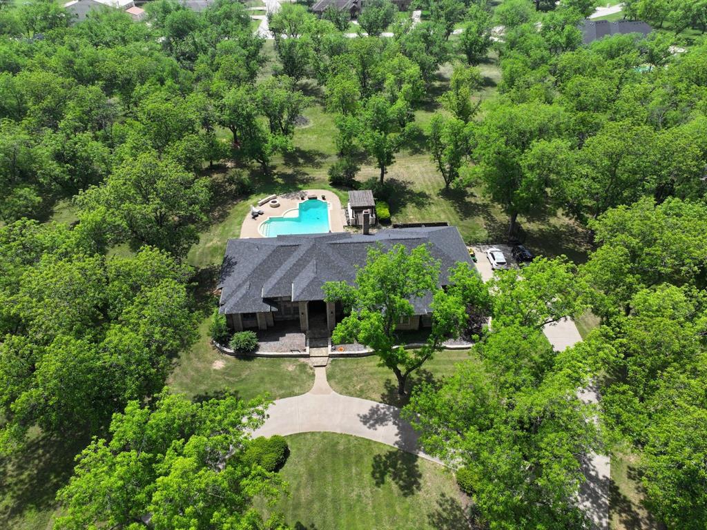 8810 S Hampton Drive Property Photo 2