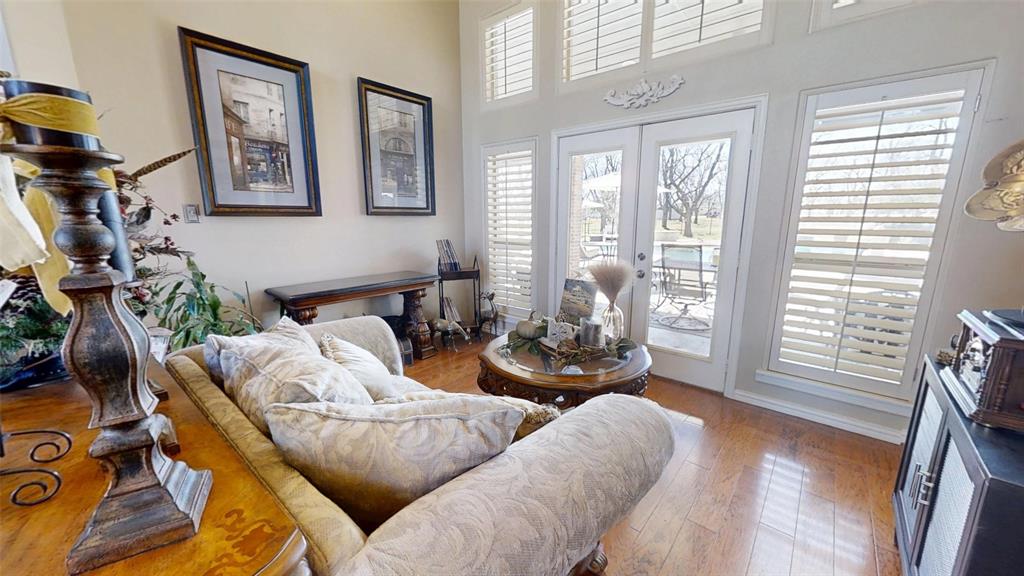 8810 S Hampton Drive Property Photo 6