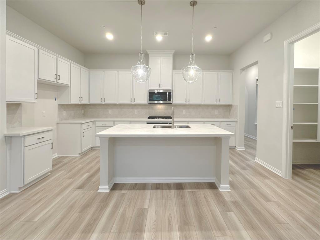8378 Massive Drive Property Photo 2