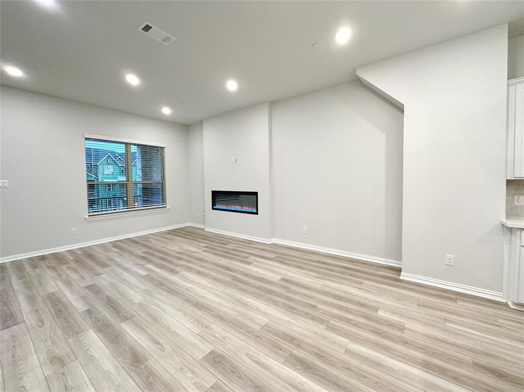 8378 Massive Drive Property Photo 7