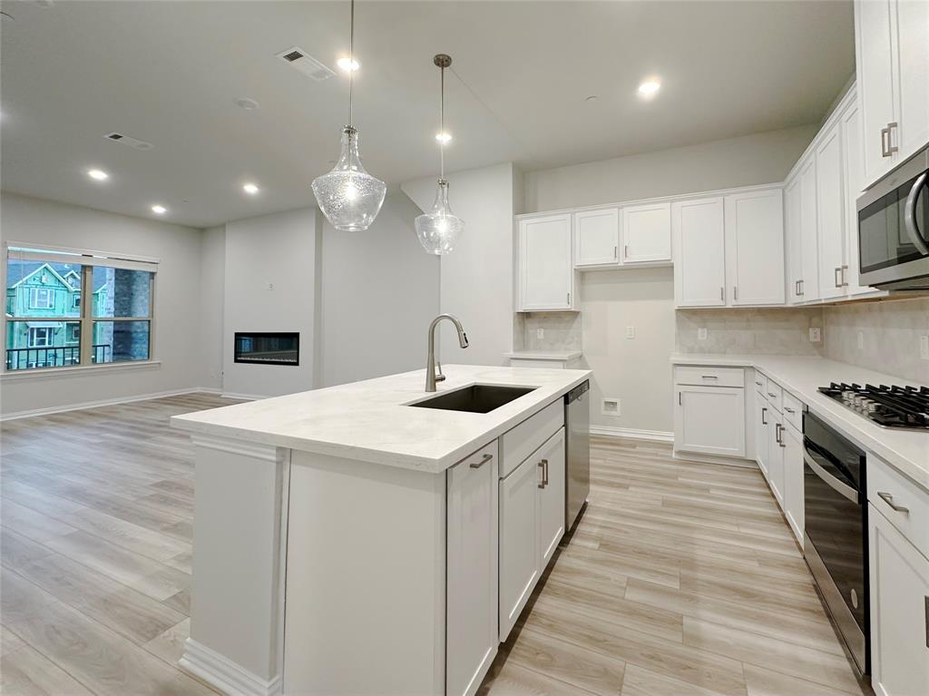8378 Massive Drive Property Photo 9